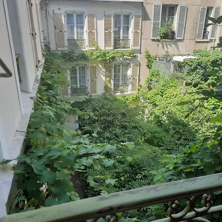 Guest house D'hotes Calmes Sur Jardin Batignolles Paris