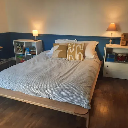 Guest house D'hotes Calmes Sur Jardin Batignolles 4*