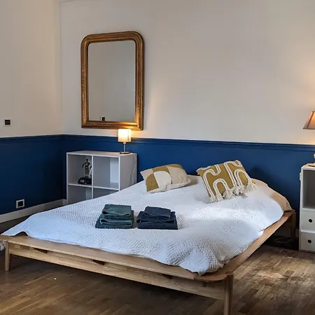 D'hotes Calmes Sur Jardin Batignolles Parigi