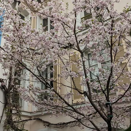D'hotes Calmes Sur Jardin Batignolles Affittacamere